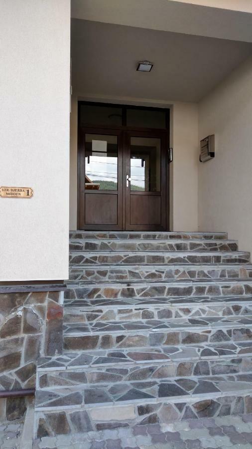 Studio 10 Buşteni Esterno foto